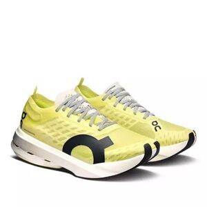 On Running Cloud boom elite running shoes. New in box. Size 8.